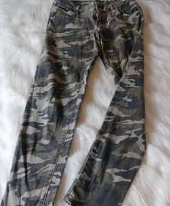 Size 9 streach Army Pants